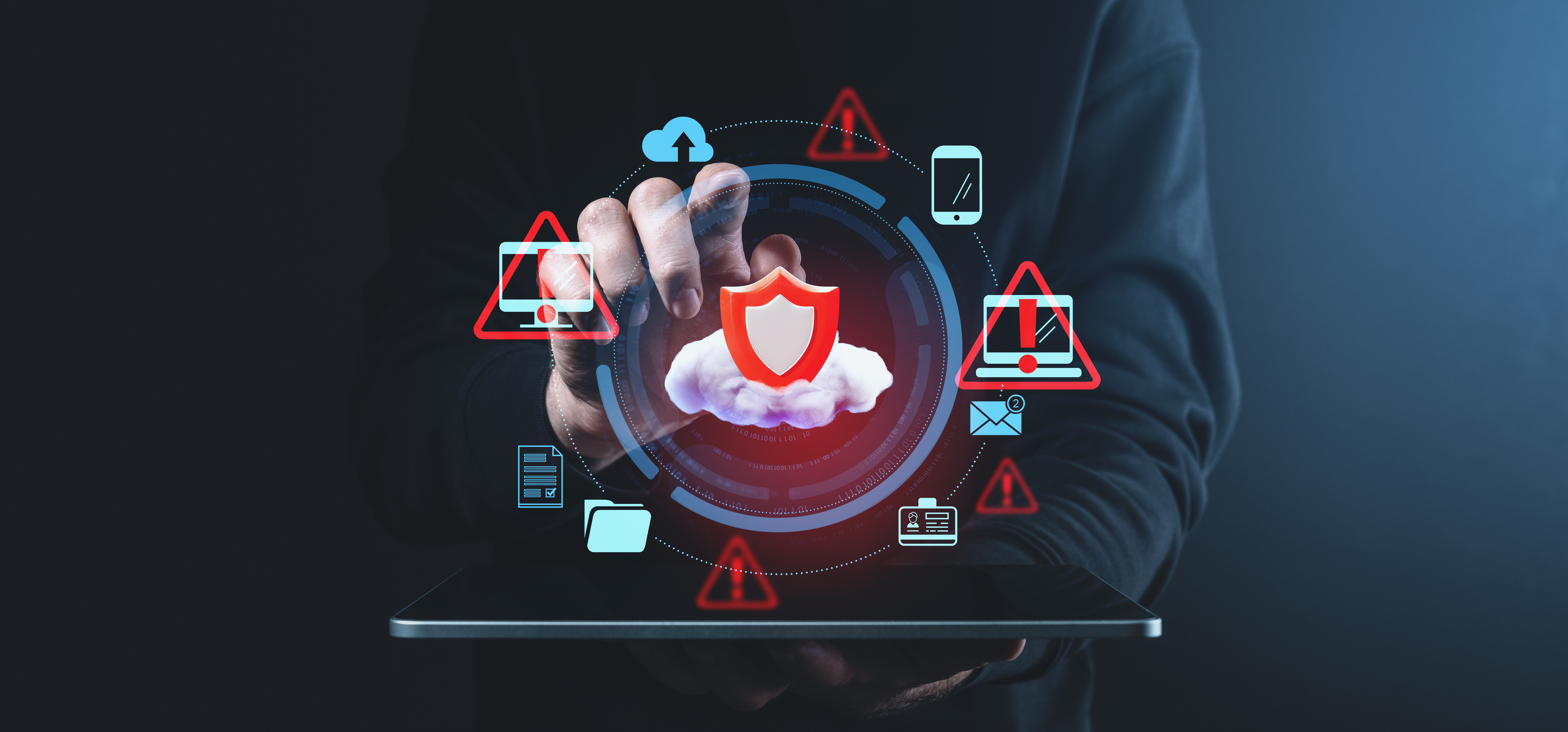 Un cloud avec un bouclier est représenté au centre d'un cercle. Il est entouré d'icônes d'e-mail, d'ordinateur, et de signes de danger représentant des cybermenaces.